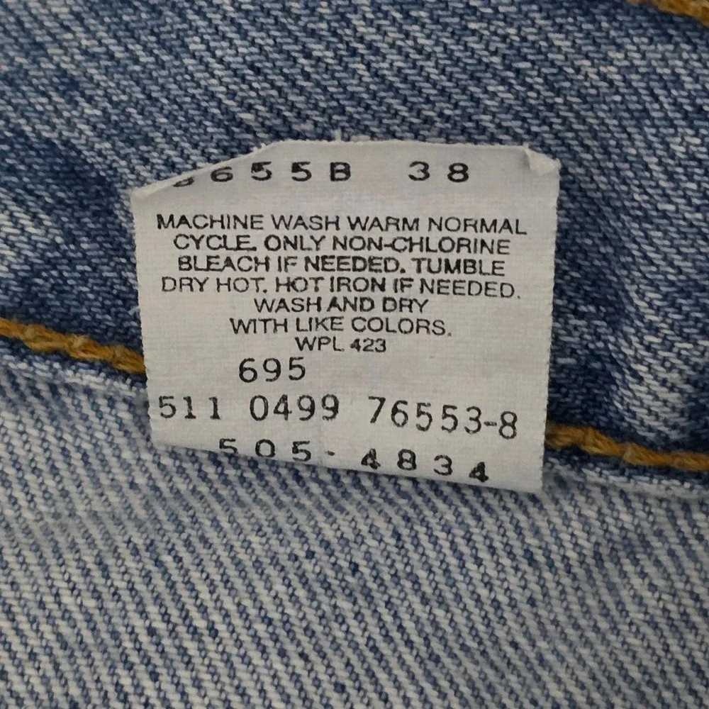 Vintage Levis 505 Regular Fit Straight Leg Jeans Light Wash Made‎ in USA 38x30